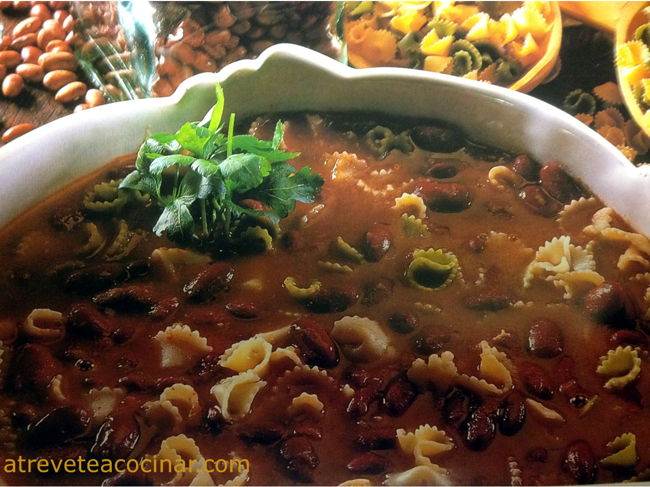 PASTA CON JUDIAS ROJAS