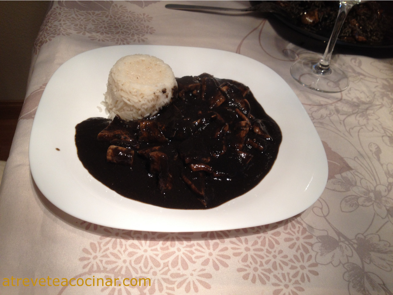 CALAMARES EN SU TINTA