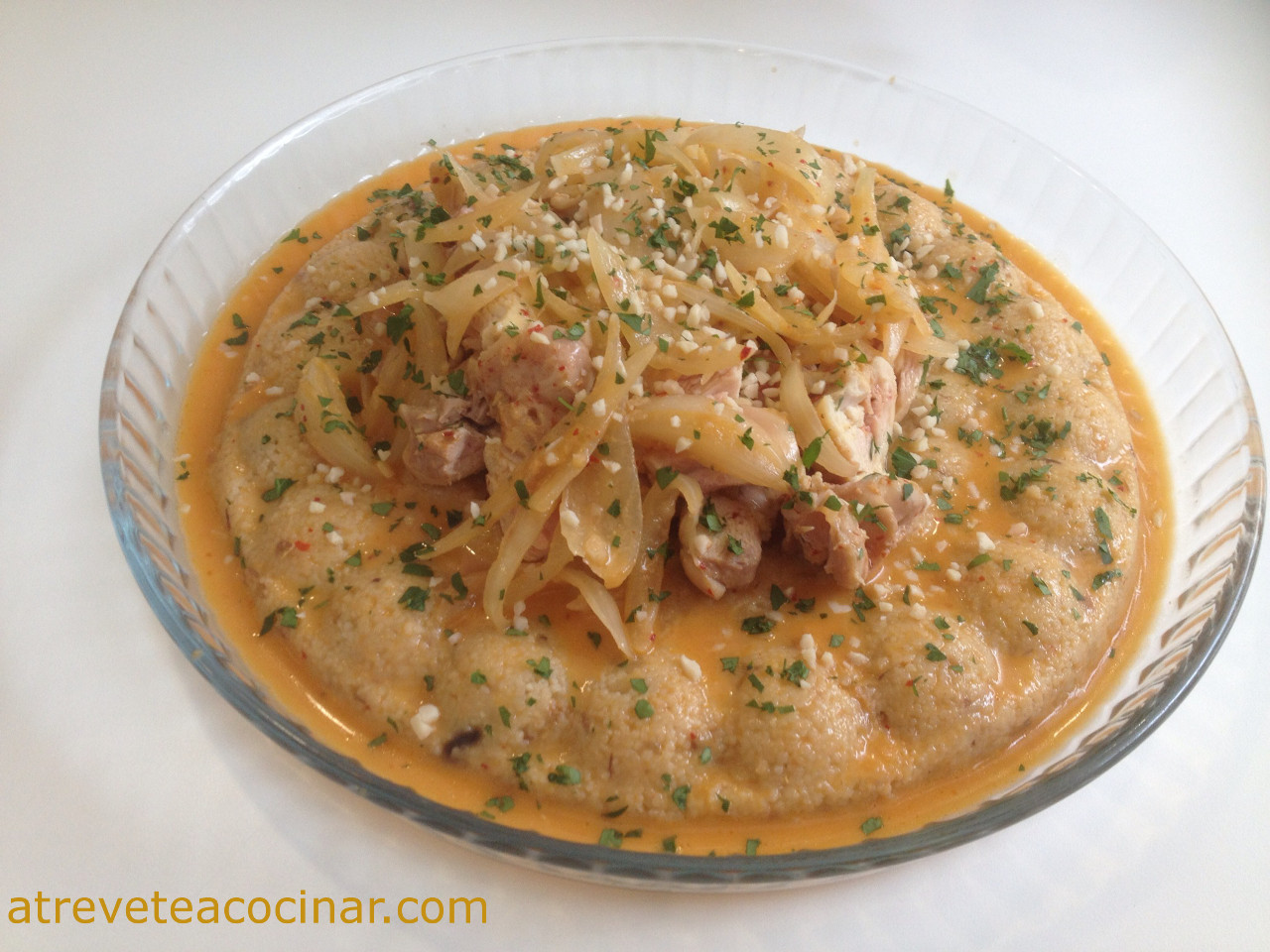 POLLO MARINADO CON CUSCÚS DE DÁTILES